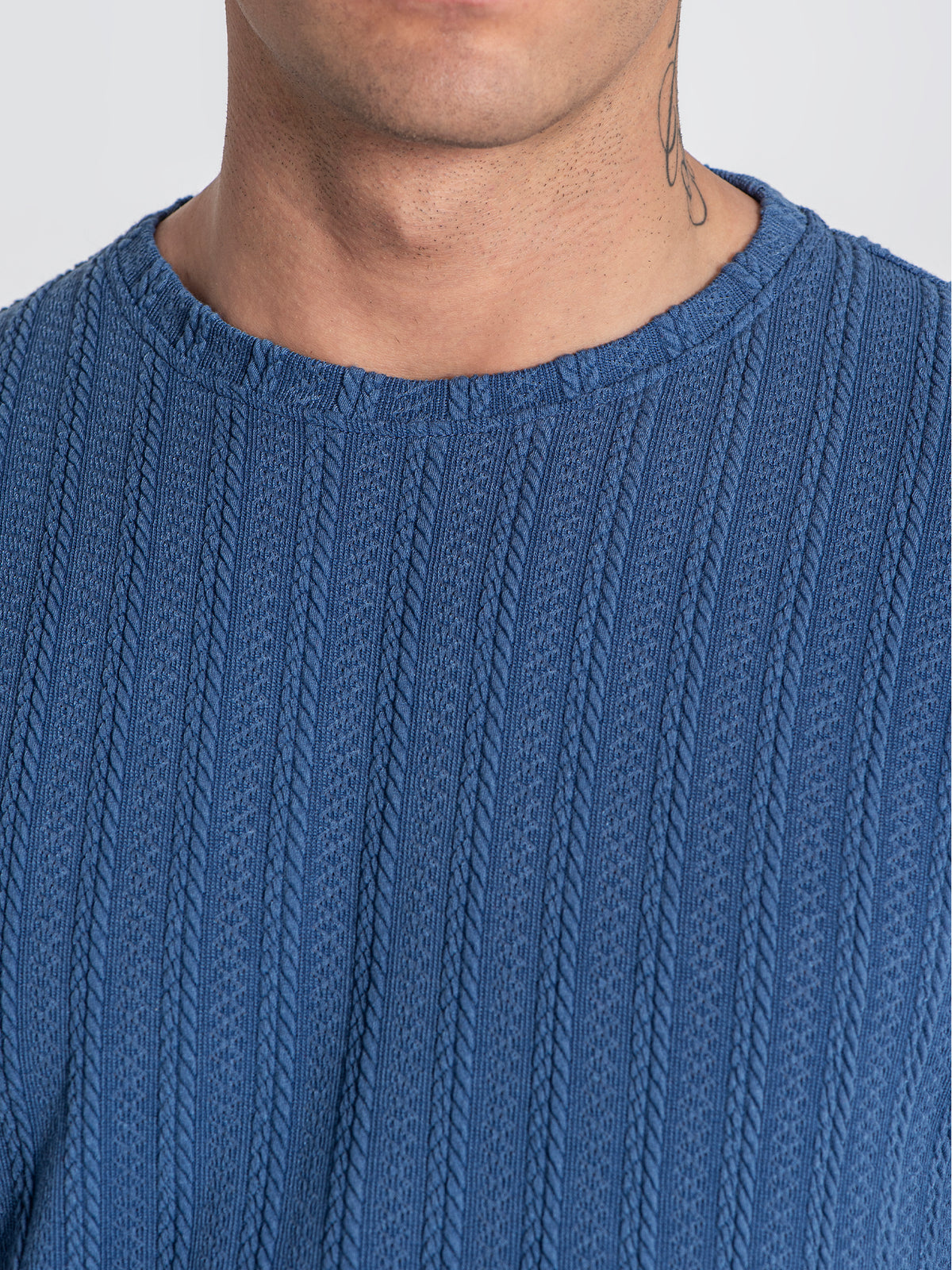 t-shirts / Blue Twist Tee